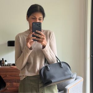 Meet your Posher, Simone